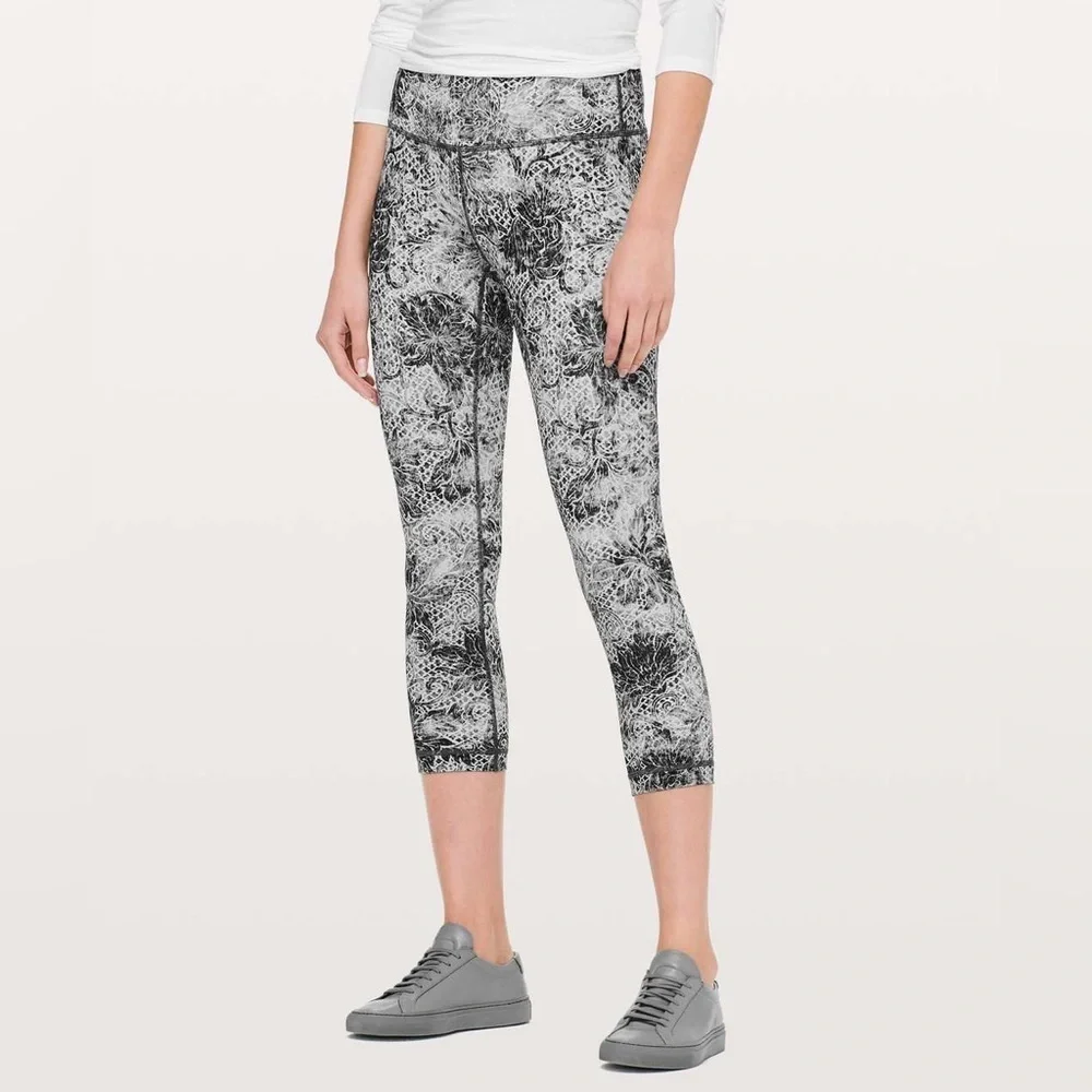 Lululemon Wunder Under Crop High-Rise Full-On Luxtreme 21